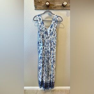 Elegant Blue and White Floral Maxi Dress